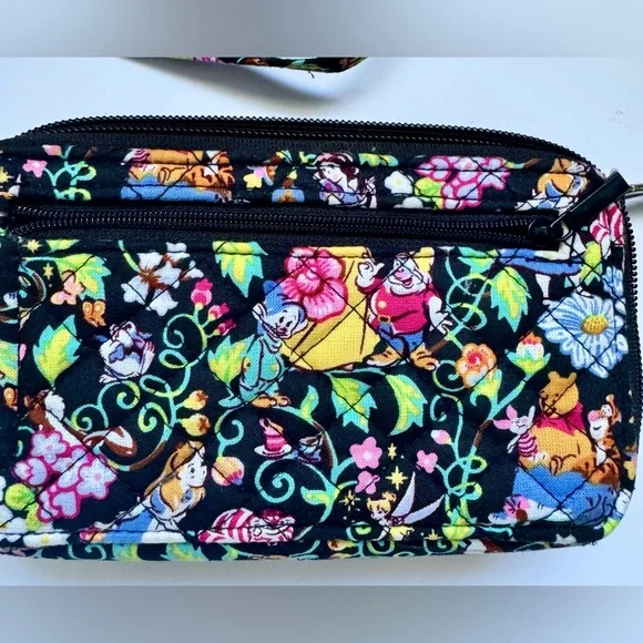 Vera Bradley Disney Classics Swirl, Crossbody purse + Minnie Baublebar necklace - Picture 3 of 16